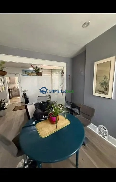 Off-market house in Philadelphia, Pennsylvania — 3 beds, 1 bath, $120,000 — photo 6 of 8