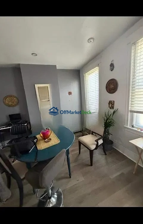 Off-market house in Philadelphia, Pennsylvania — 3 beds, 1 bath, $120,000 — photo 3 of 8
