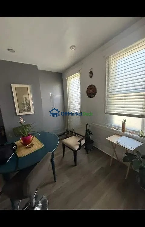 Off-market house in Philadelphia, Pennsylvania — 3 beds, 1 bath, $120,000 — photo 2 of 8