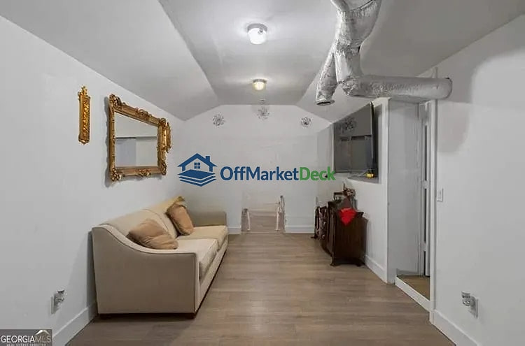 Off-market house in Lithia Springs, Georgia — 3 beds, 2 baths, $140,000 — photo 6 of 8