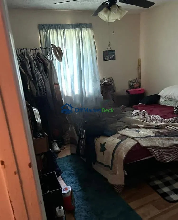 Off-market house in Locust Grove, Georgia — 3 beds, 2 baths, $159,000 — photo 6 of 8
