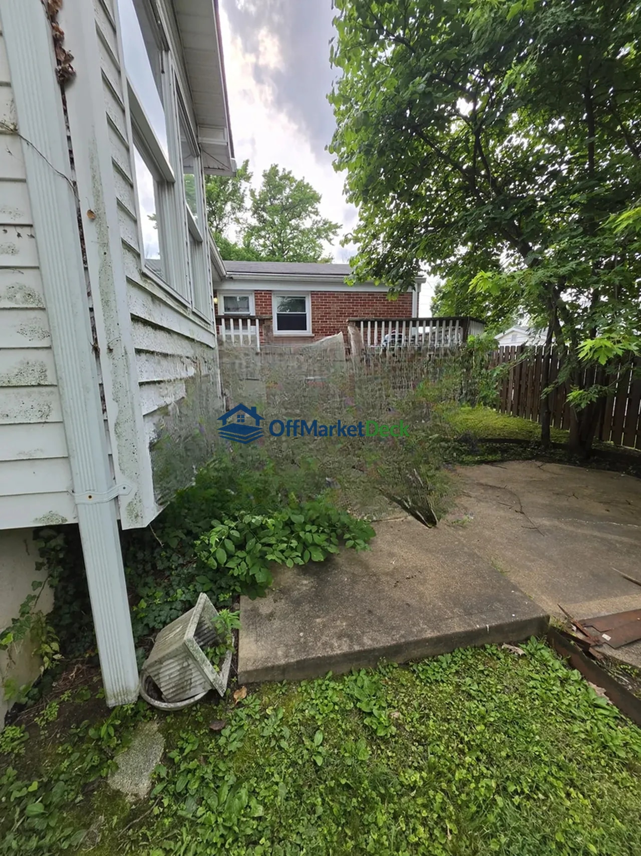 Off-market house in Florissant, Missouri — 4 beds, 2.5 baths, $134,900 — photo 4 of 8