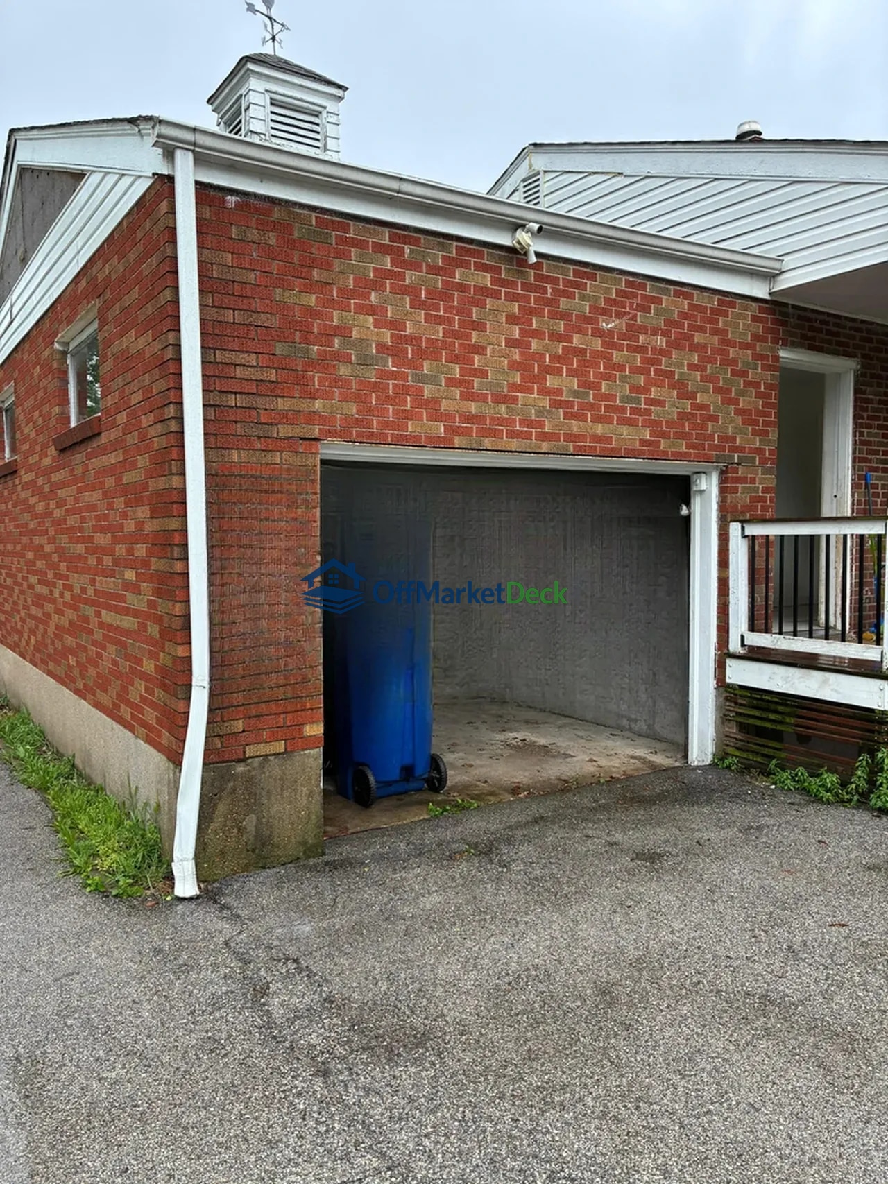 Off-market house in St. Louis, Missouri — 3 beds, 2 baths, $136,900 — photo 7 of 8