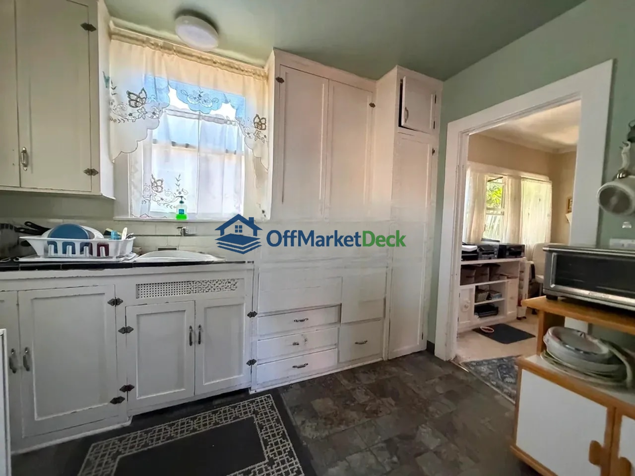 Off-market house in Vallejo, California — 2 beds, 1 bath, $299,900 — photo 8 of 8