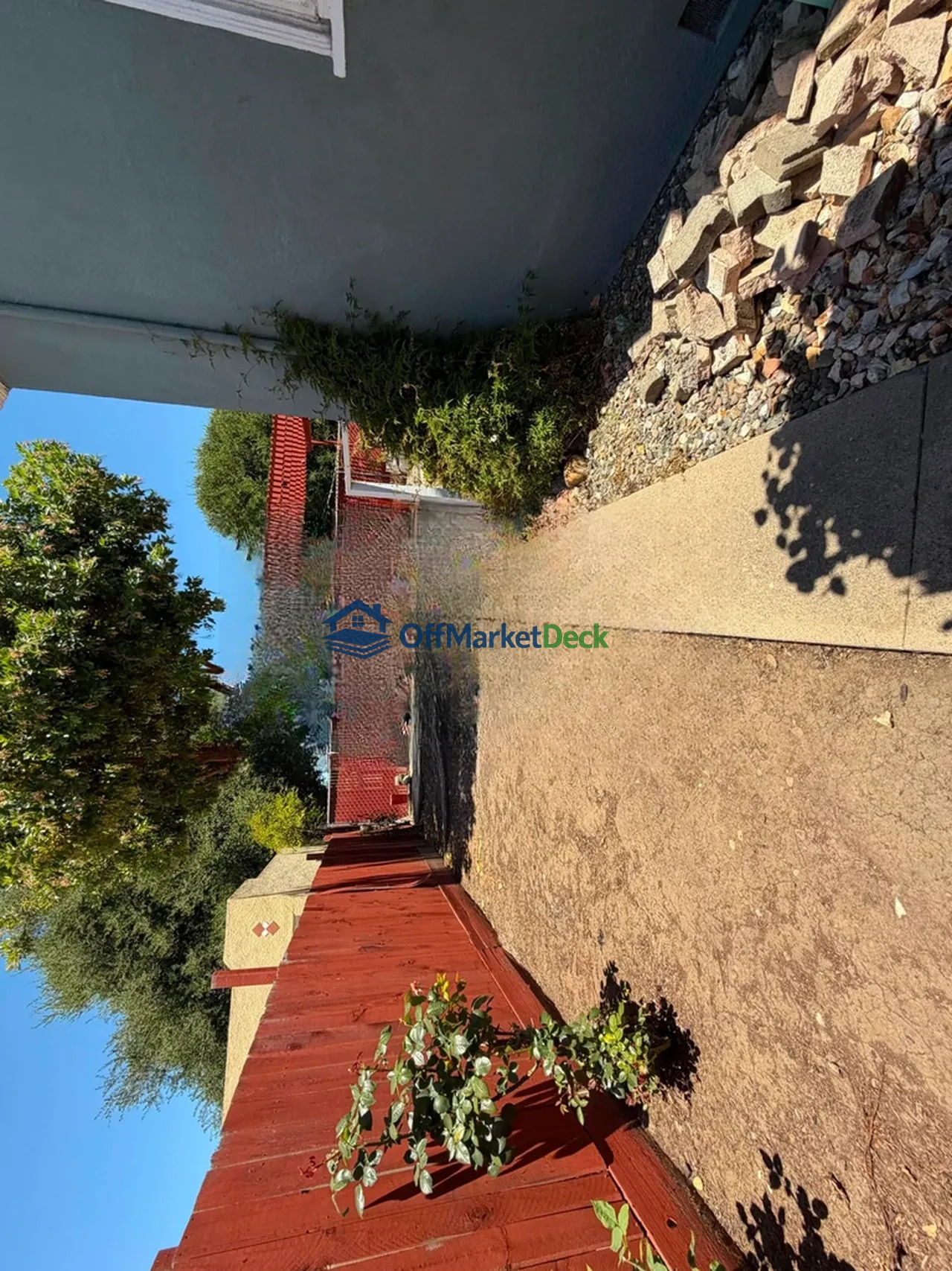 Off-market house in Vallejo, California — 2 beds, 1 bath, $299,900 — photo 6 of 8