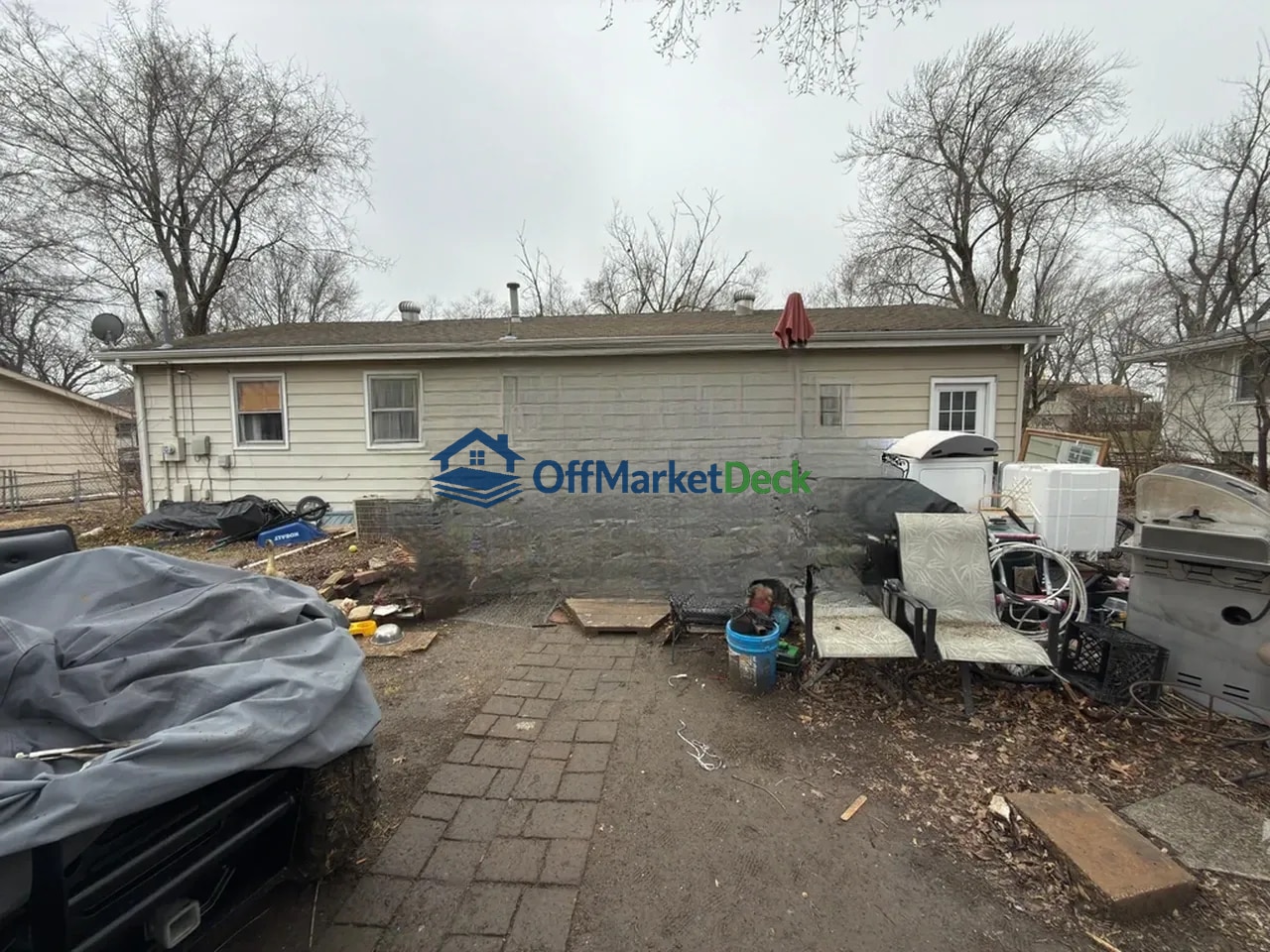 Off-market house in Lee's Summit, Missouri — 3 beds, 2 baths, $189,900 — photo 4 of 8