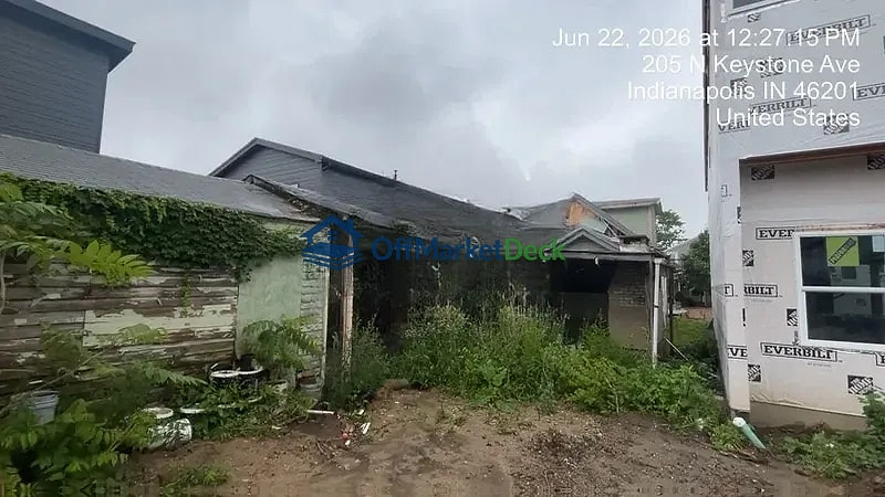 Off-market house in Indianapolis, Indiana — 3 beds, 2 baths, $154,900 — photo 2 of 8