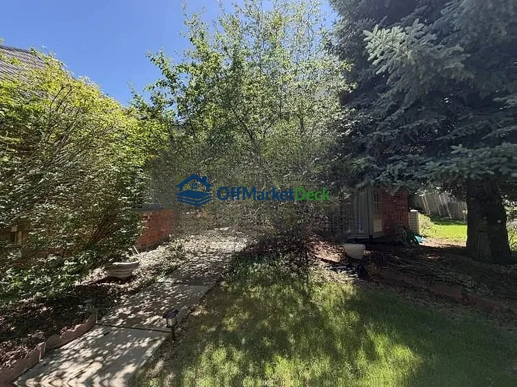 Off-market house in Littleton, Colorado — 5 beds, 3 baths, $839,000 — photo 5 of 8