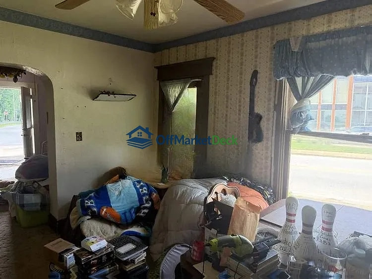 Off-market house in Steubenville, Ohio — 2 beds, 1 bath, $18,600 — photo 7 of 8