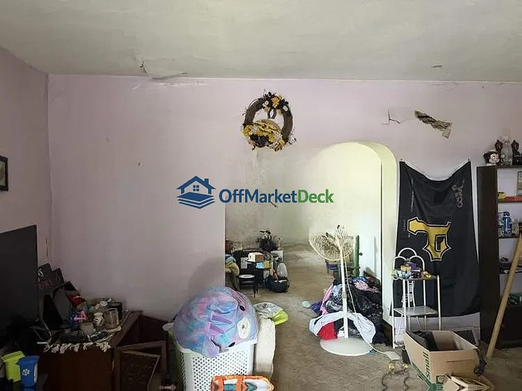Off-market house in Steubenville, Ohio — 2 beds, 1 bath, $18,600 — photo 3 of 8