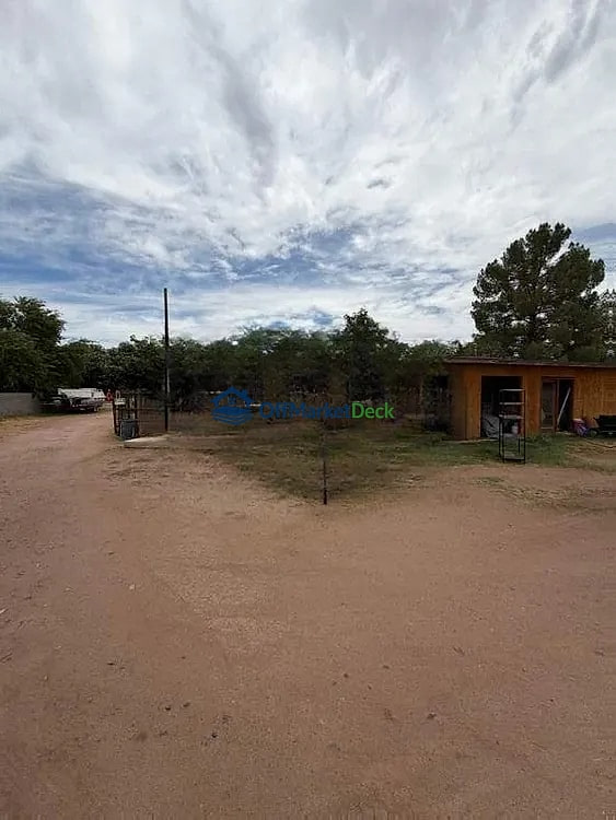 Off-market house in Mesa, Arizona — 3 beds, 2 baths, $899,999 — photo 2 of 8