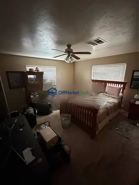 Off-market house in Mesa, Arizona — 3 beds, 2 baths, $899,999 — photo 8 of 8