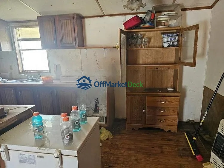 Off-market house in Nashville, Tennessee — 3 beds, 1 bath, $115,000 — photo 4 of 8