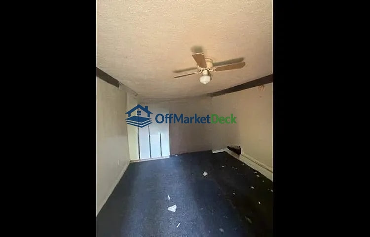 Off-market house in Nashville, Tennessee — 2 beds, 1 bath, $269,990 — photo 4 of 8