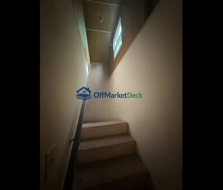 Off-market house in Nashville, Tennessee — 2 beds, 1 bath, $269,990 — photo 8 of 8