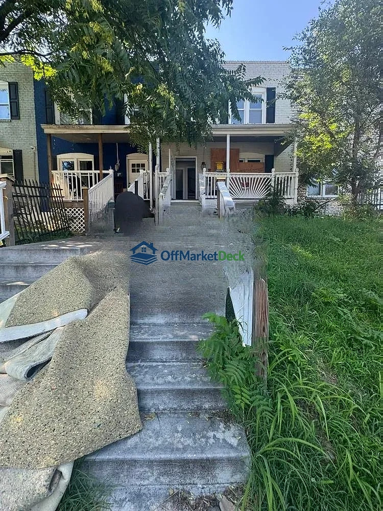 Off-market house in Baltimore, Maryland — 3 beds, 2 baths, $135,000 — photo 6 of 8