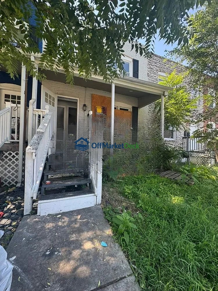 Off-market house in Baltimore, Maryland — 3 beds, 2 baths, $135,000 — photo 7 of 8