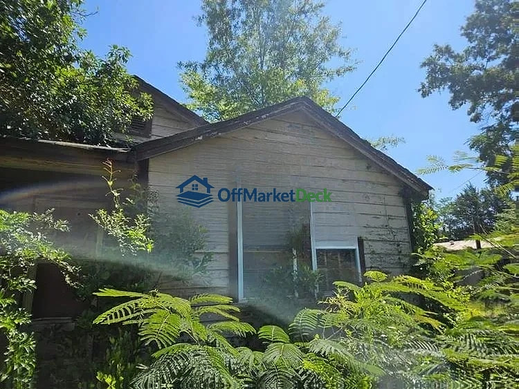 Off-market house in Laurinburg, North Carolina — 3 beds, 1 bath, $28,124 — photo 3 of 8