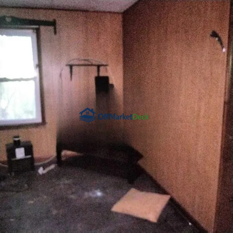 Off-market house in Ashland, Kentucky — 2 beds, 1 bath, $23,700 — photo 4 of 8