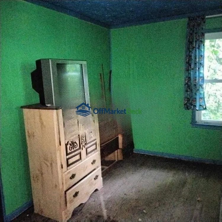 Off-market house in Ashland, Kentucky — 2 beds, 1 bath, $23,700 — photo 8 of 8