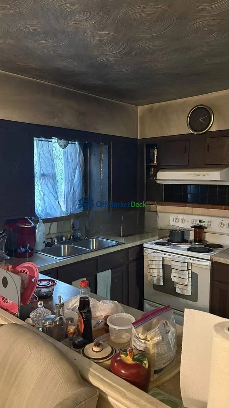 Off-market house in Dallas, Texas — 3 beds, 2 baths, $175,000 — photo 8 of 8