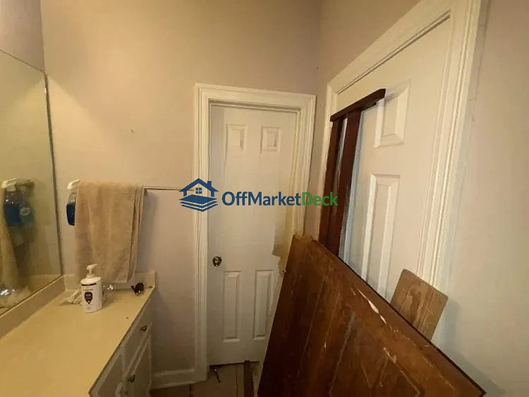 Off-market house in Brandon, Mississippi — 3 beds, 2.5 baths, $210,000 — photo 8 of 8