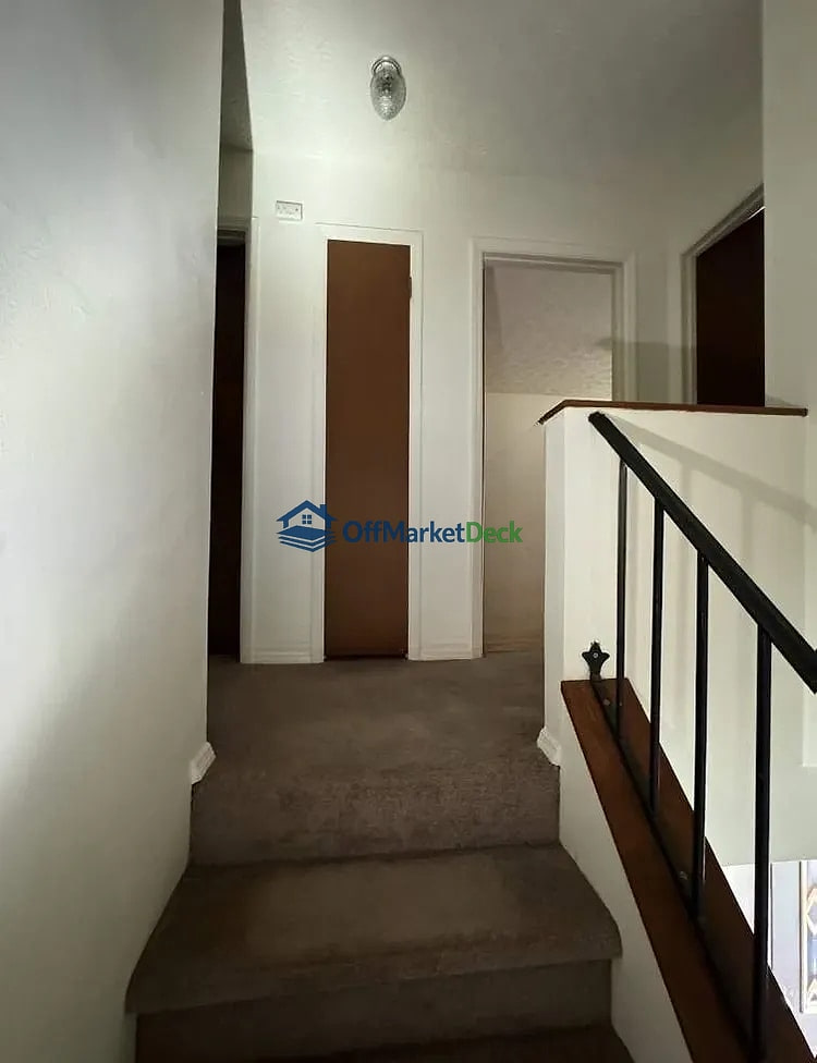 Off-market house in College Park, Georgia — 3 beds, 2.5 baths, $85,000 — photo 6 of 8
