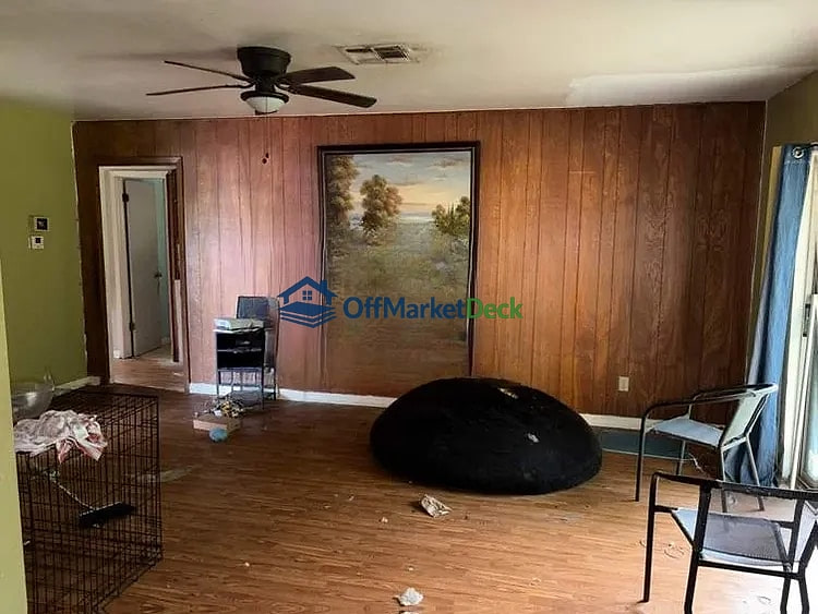 Off-market house in Houston, Texas — 3 beds, 1.5 baths, $145,000 — photo 5 of 8