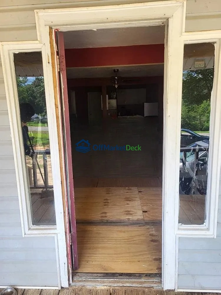Off-market house in Attalla, Alabama — 3 beds, 1 bath, $75,600 — photo 4 of 8