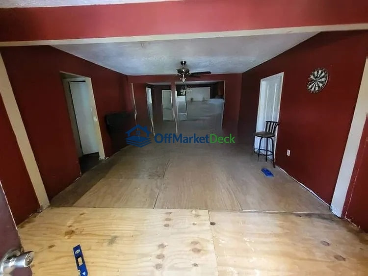 Off-market house in Attalla, Alabama — 3 beds, 1 bath, $75,600 — photo 6 of 8