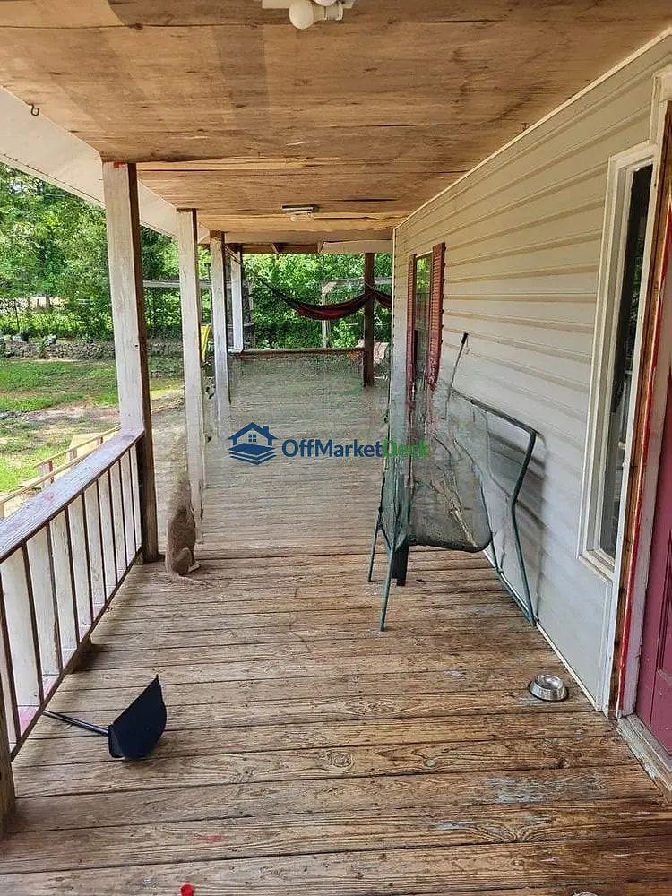 Off-market house in Attalla, Alabama — 3 beds, 1 bath, $75,600 — photo 3 of 8