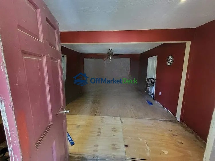 Off-market house in Attalla, Alabama — 3 beds, 1 bath, $75,600 — photo 5 of 8