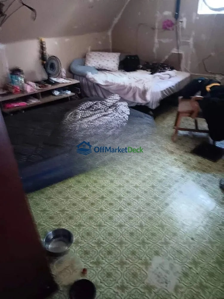 Off-market house in Evansville, Indiana — 3 beds, 1 bath, $51,600 — photo 7 of 8