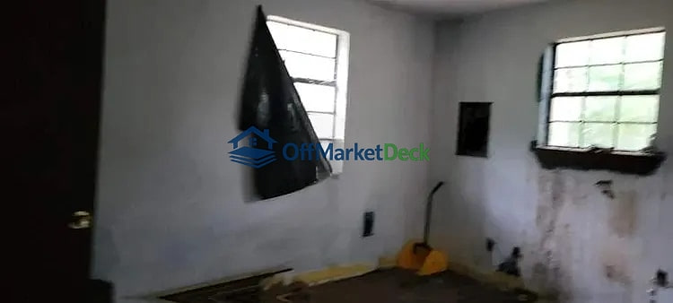 Off-market house in Wills Point, Texas — 2 beds, 1.5 baths, $53,000 — photo 6 of 8