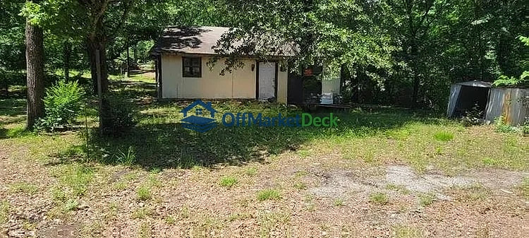 Off-market house in Wills Point, Texas — 2 beds, 1.5 baths, $53,000 — photo 2 of 8
