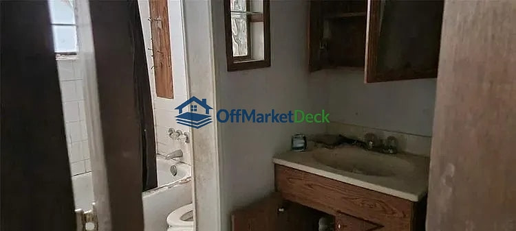 Off-market house in Wills Point, Texas — 2 beds, 1.5 baths, $53,000 — photo 7 of 8