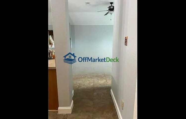 Off-market house in Terrell, Texas — 4 beds, 2 baths, $225,000 — photo 6 of 8