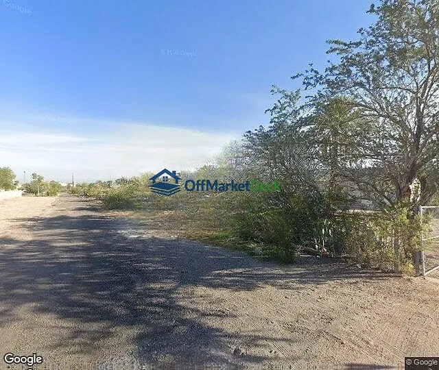Off-market house in Phoenix, Arizona — 3 beds, 2 baths, $699,000