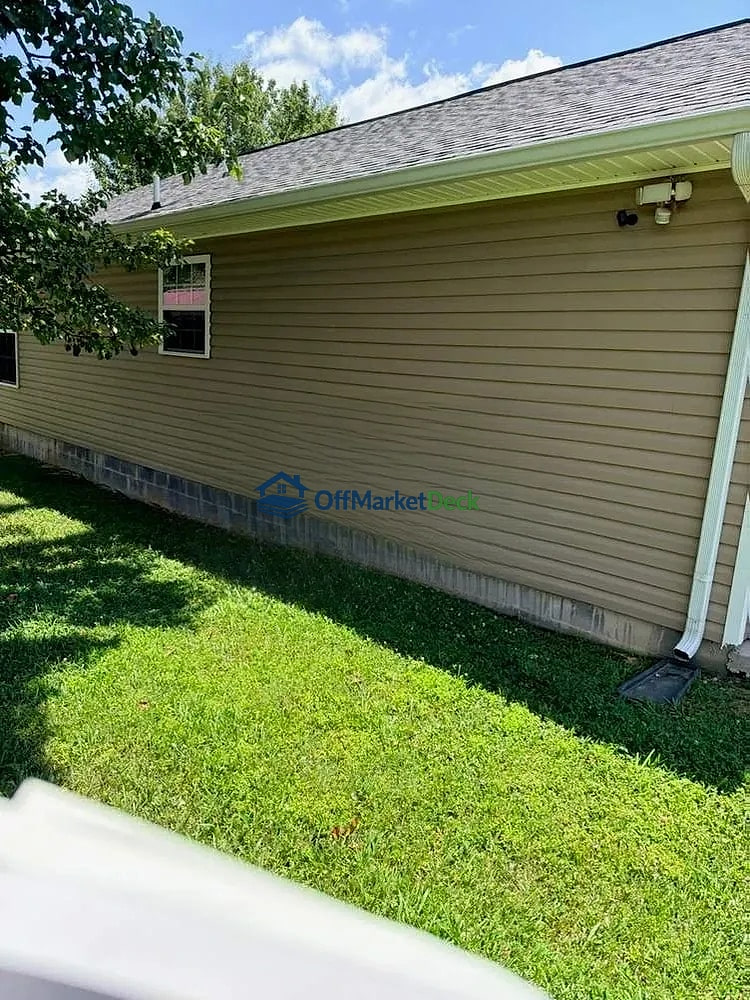 Off-market house in White Pine, Tennessee — 2 beds, 2 baths, $15,000 — photo 3 of 8