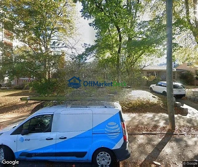 Off-market house in Atlanta, Georgia — 2 beds, 1 bath, $600,000 — photo 2 of 3
