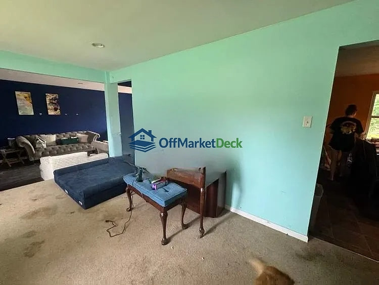 Off-market house in O'Fallon, Missouri — 3 beds, 1 bath, $180,000 — photo 5 of 8