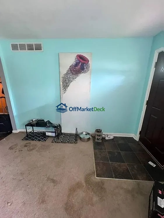 Off-market house in O'Fallon, Missouri — 3 beds, 1 bath, $180,000 — photo 7 of 8