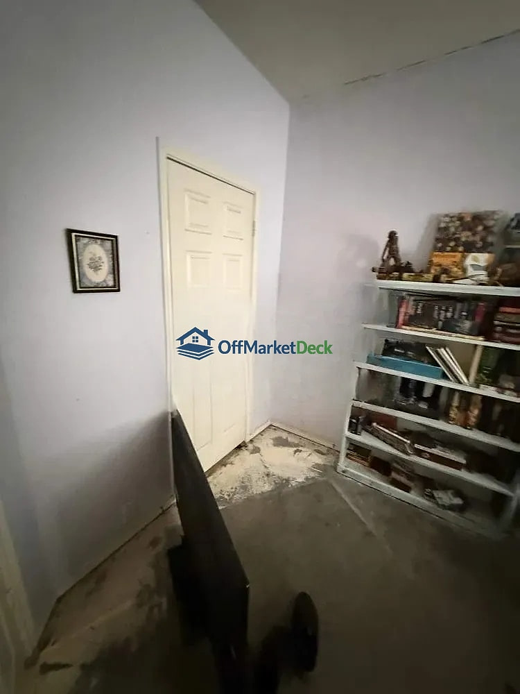 Off-market house in Rockwall, Texas — 3 beds, 2 baths, $239,000 — photo 3 of 8