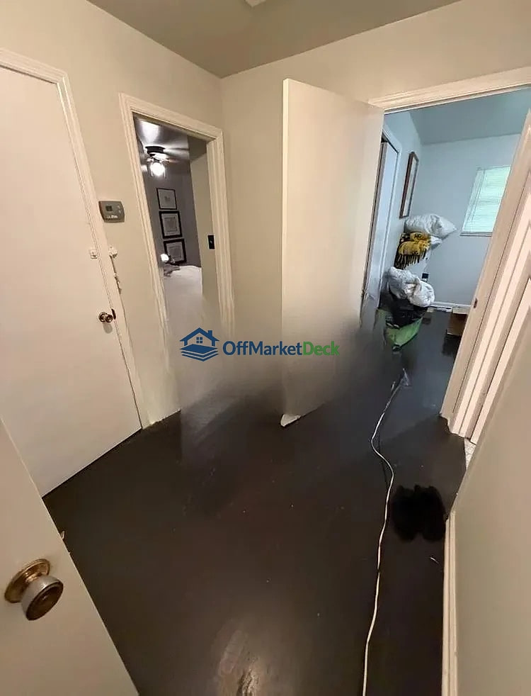 Off-market house in Powder Springs, Georgia — 3 beds, 1.5 baths, $225,000 — photo 3 of 8