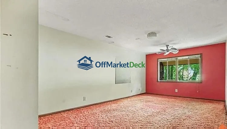 Off-market house in Stone Mountain, Georgia — 4 beds, 3 baths, $207,000 — photo 6 of 8