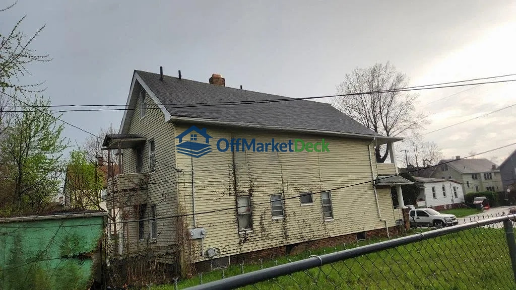 Off-market multi family in Cleveland, Ohio — 4 beds, 2 baths, $59,000 — photo 4 of 8