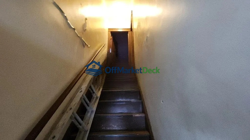 Off-market multi family in Cleveland, Ohio — 4 beds, 2 baths, $59,000 — photo 6 of 8