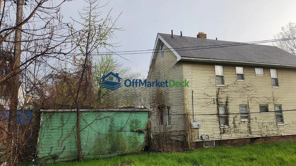 Off-market multi family in Cleveland, Ohio — 4 beds, 2 baths, $59,000 — photo 5 of 8