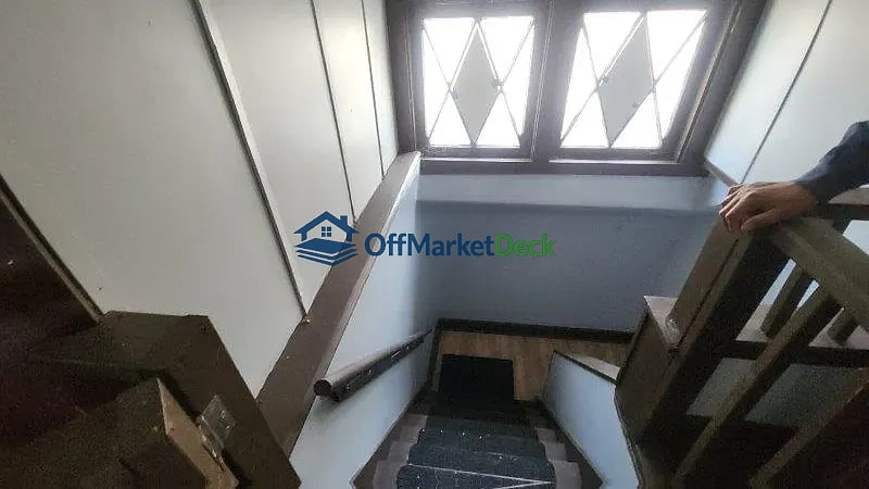 Off-market house in Cleveland, Ohio — 6 beds, 3.5 baths, $90,000 — photo 6 of 8