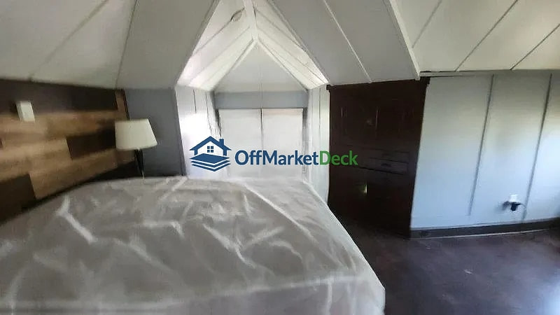 Off-market house in Cleveland, Ohio — 6 beds, 3.5 baths, $90,000 — photo 3 of 8